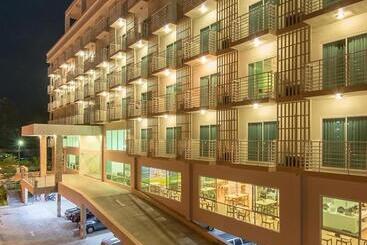 هتل Prachuap Grand
