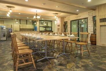 هتل Prachuap Grand