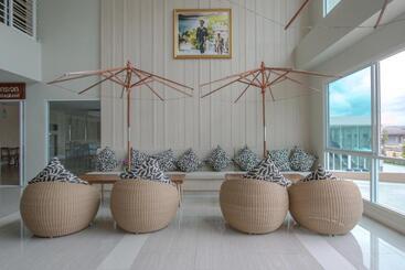 هتل Prachuap Grand