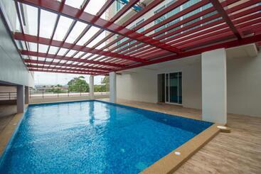 هتل Prachuap Grand