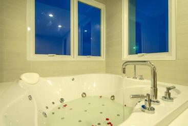 هتل Prachuap Grand
