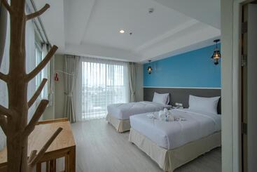 هتل Prachuap Grand