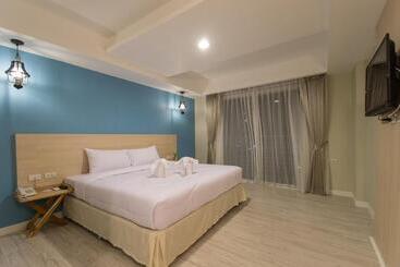 هتل Prachuap Grand