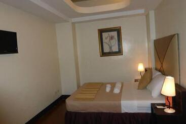 هتل Silver Oaks Suites &