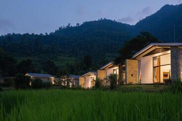 هتل The Pavilions Himalayas The Farm