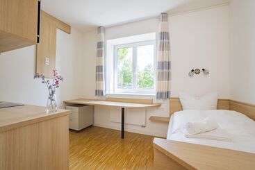هاستل Henrys Sleeping Am Augsburger Eiskanal