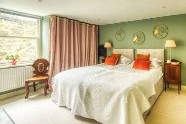 تختخواب و صبحانه Hill House