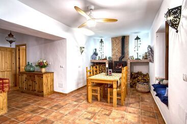 تختخواب و صبحانه La Vieja Botica