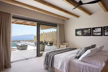 هتل Cave Suites