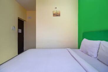 هتل Fab Green Tree Inn