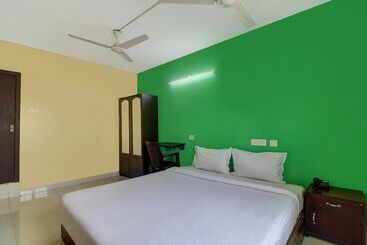 هتل Fab Green Tree Inn
