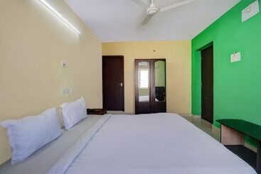 هتل Fab Green Tree Inn
