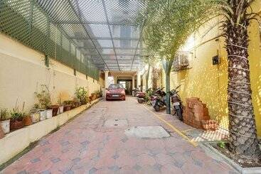 هتل Fab Green Tree Inn