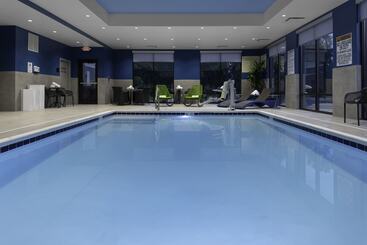 هتل Hampton Inn & Suites Indianapolis West Speedway
