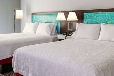 هتل Hampton Inn & Suites Indianapolis West Speedway