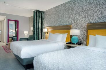 هتل Home2 Suites By Hilton Grand Rapids Airport