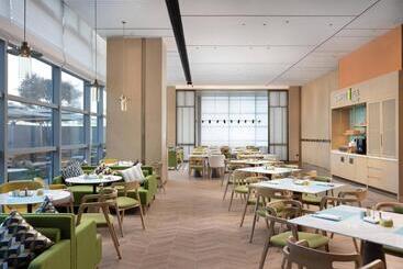هتل Home2 Suites By Hilton Guiyang Airport