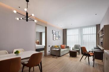 هتل Home2 Suites By Hilton Guiyang Airport