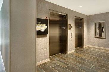 هتل Home2 Suites By Hilton Las Vegas North