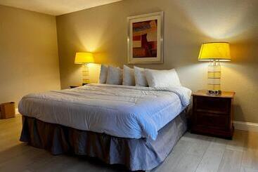 هتل Miami Suites