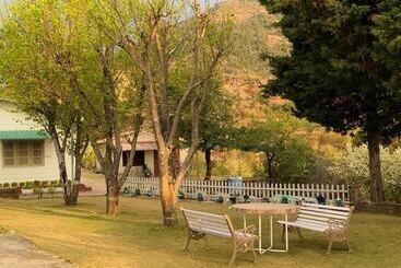 هتل Saiva Hill Resort