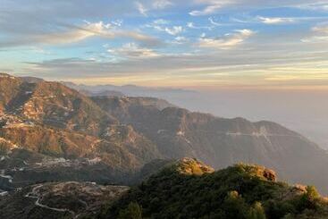 هتل Saiva Hill Resort