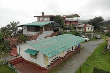 هتل Saiva Hill Resort