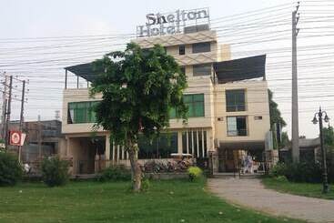 בית מלון כפרי Shelton