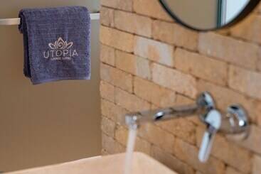 هتل Utopia Suites By Anna Platanou   Adults Only