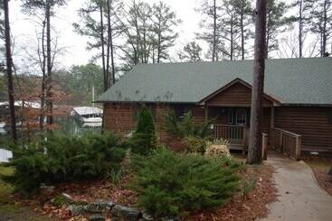Lake View Three Bedroom, Three Bath Harbor North Luxury Cottage With Private Hot Tub Overlooking Lak
