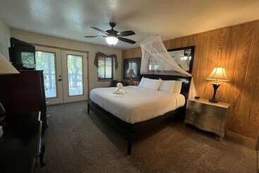 Lake View Two Bedroom, Two Bath Log Sided Cottage With Private Hot Tub Overlooking Lake Ouachita. By