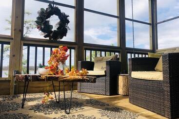 Magnificent Four Bedroom, Two 1/2 Bath Luxury, Log Sided Harbor North Cottage With Incredible Views