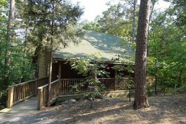 One Bedroom, One Bath Log Sided Cottage With Private Hot Tub On Lake Ouachita. By Redawning
