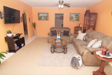 پانسیون 876 Ja Oasis & Homestay By Kingston Airport