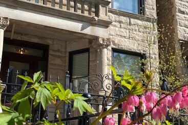 پانسیون Wrigleyville Inn