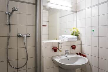 Point Hotel Apartments & Rooms