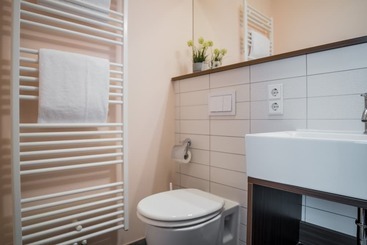Point Hotel Apartments & Rooms