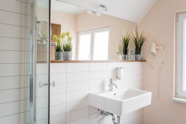 Point Hotel Apartments & Rooms