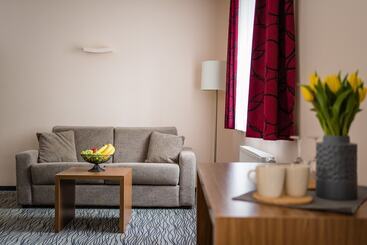 Point Hotel Apartments & Rooms