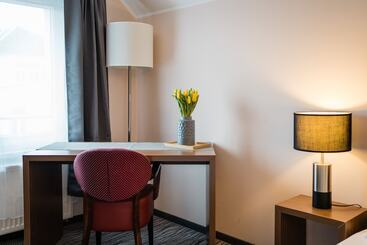 Point Hotel Apartments & Rooms