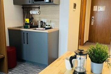 Point Hotel Apartments & Rooms