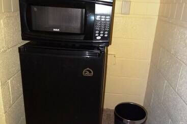 Queen Guest Room Located At The Joplin Inn At The Entrance To Mountain Harbor, Just 2 1/2 Miles From