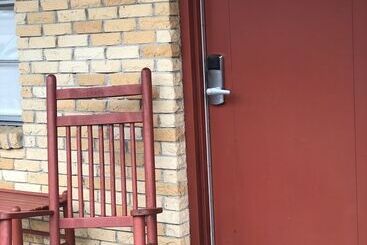 Queen Guest Room Located At The Joplin Inn At The Entrance To Mountain Harbor, Just 2 1/2 Miles From