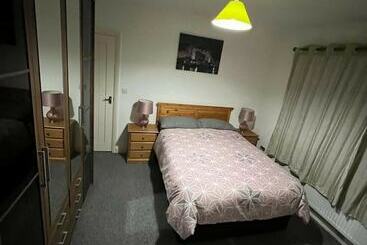 اقامتگاه Remarkable 3 Bed House In Westcliff On Sea