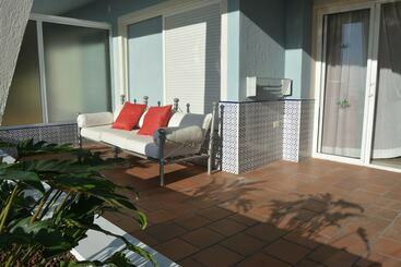 Residencial La Quinta Park Suites