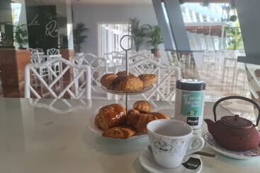 Residencial La Quinta Park Suites