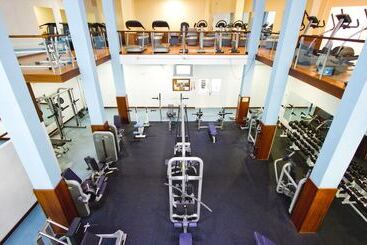 Residencial La Quinta Park Suites