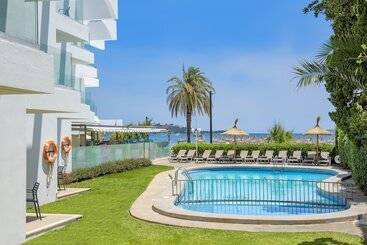 Bellamar Apartments