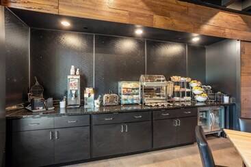 Cobblestone Hotel & Suites   Ottumwa