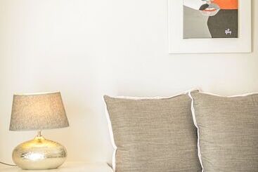 هتل Amoramelia Suites